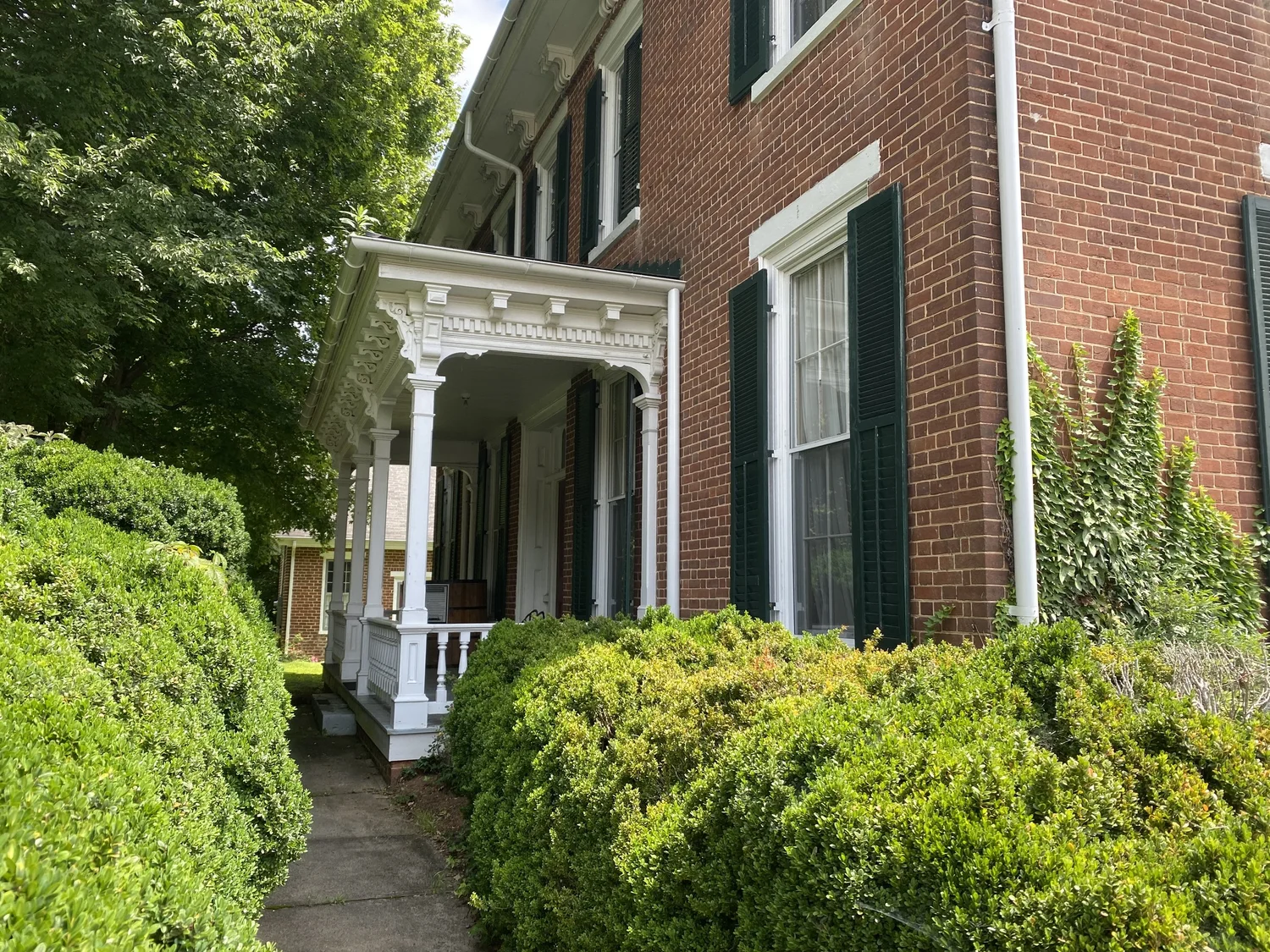 Town Hall area behind the Old Milton State Bank